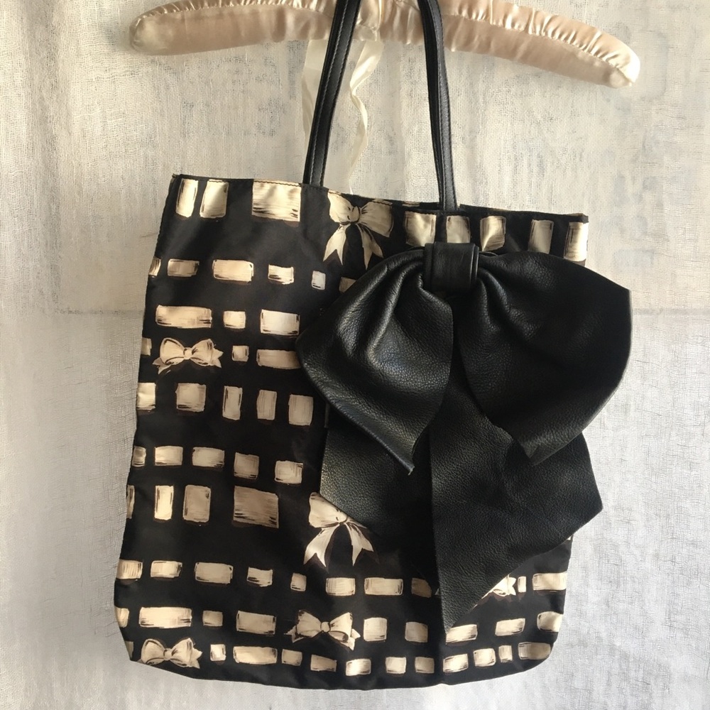 Red Valentino Knot Me Up shoulder bag